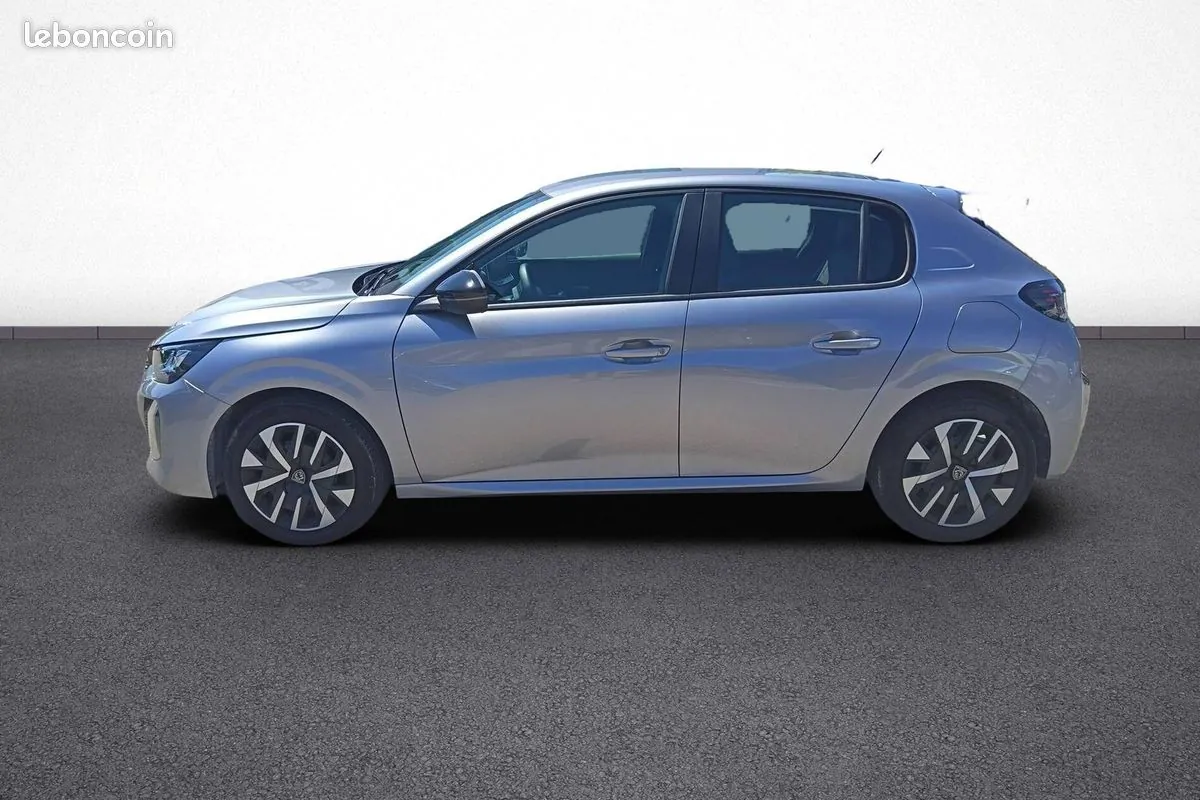 Peugeot 208 2024 photo 2