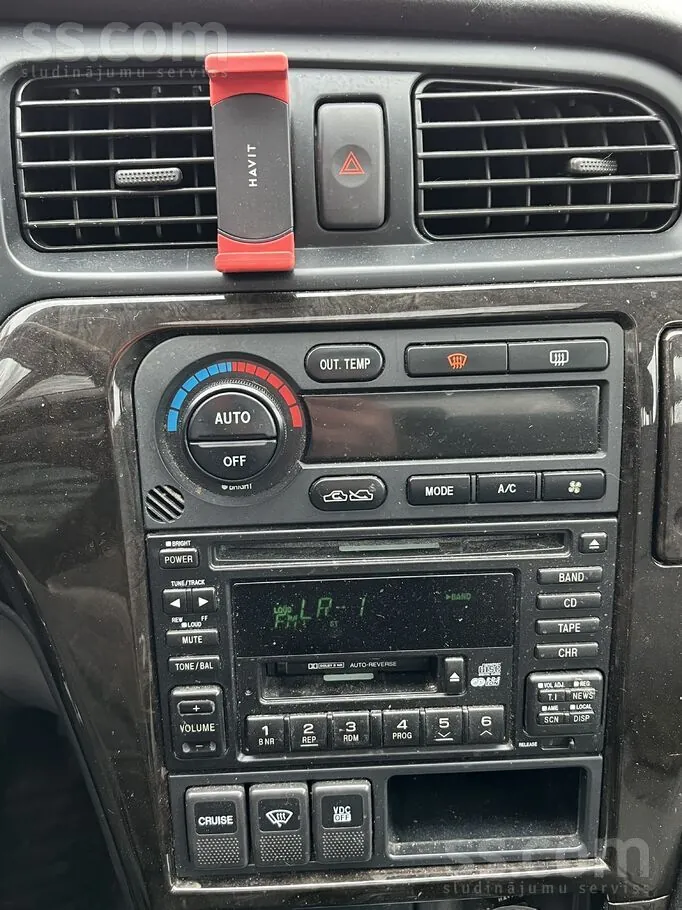Subaru Legacy 2002 photo 2