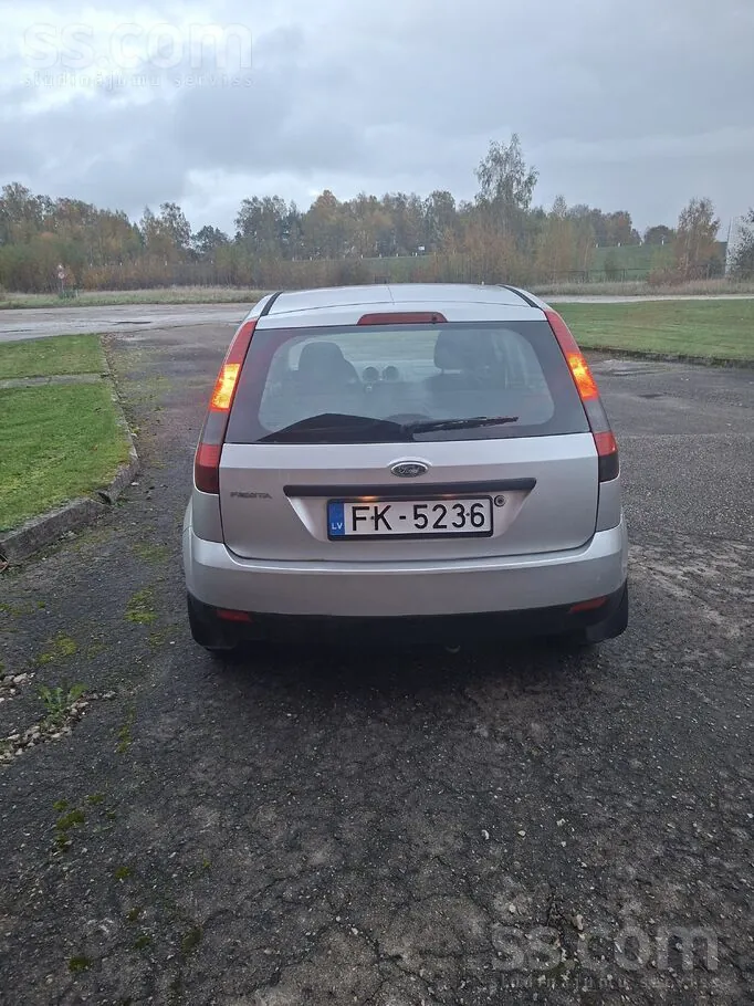 Ford Fiesta 2005 photo 3