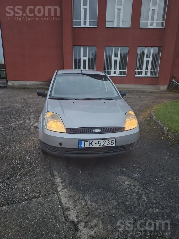 Ford Fiesta 2005 photo 4