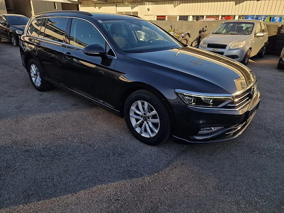 Volkswagen Passat Variant 2023 photo 3