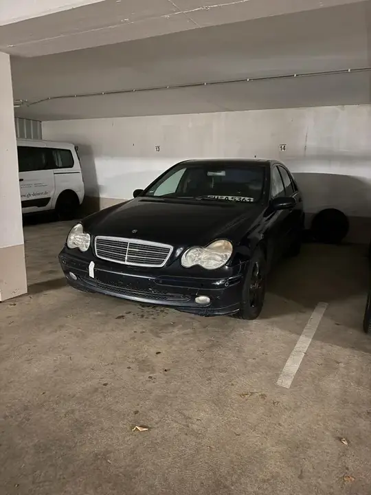 Mercedes-Benz C200