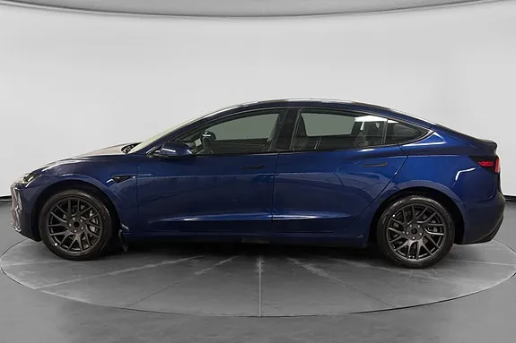Tesla Model 3 2024 photo 2