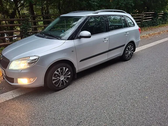Skoda Fabia 2012 photo 5