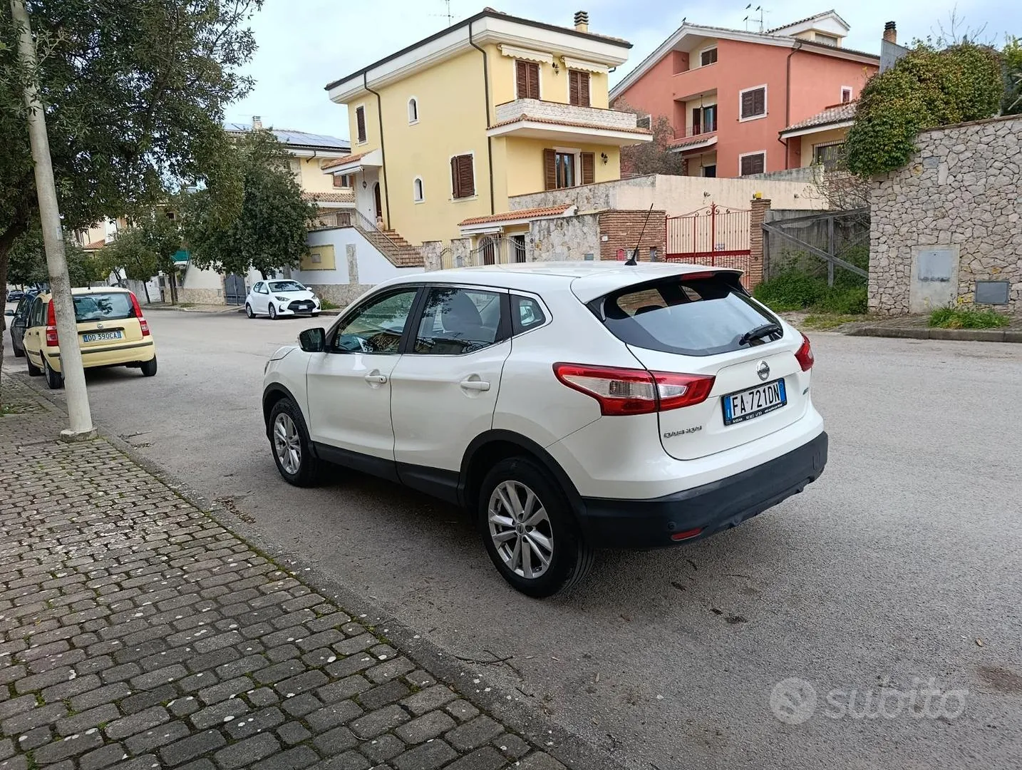 Nissan Qashqai 2015 photo 2