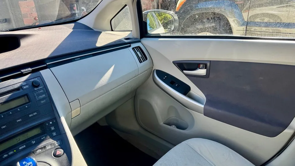 Toyota Prius 2010 photo 2