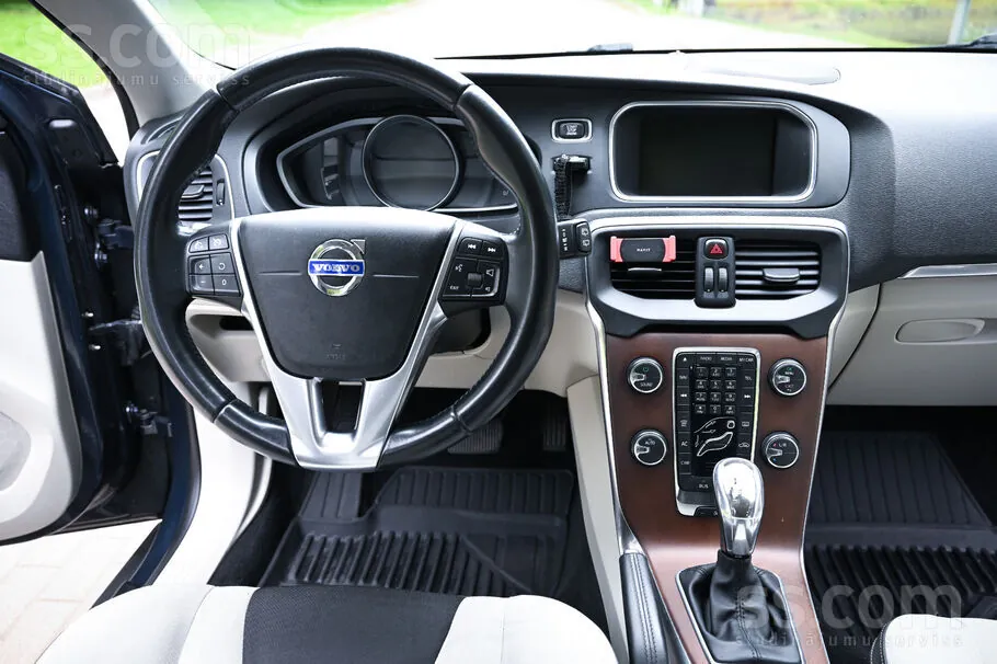Volvo V40 2013 photo 5