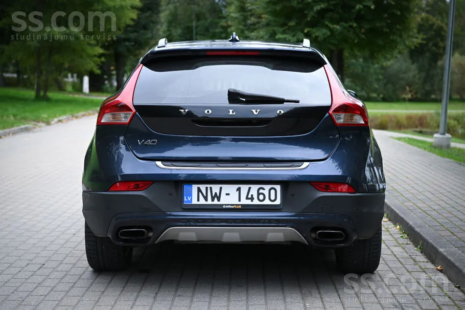 Volvo V40 2013 photo 2