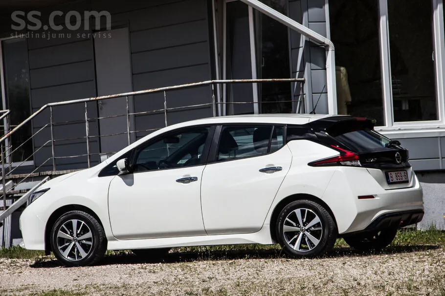 Nissan Leaf 2021 photo 3