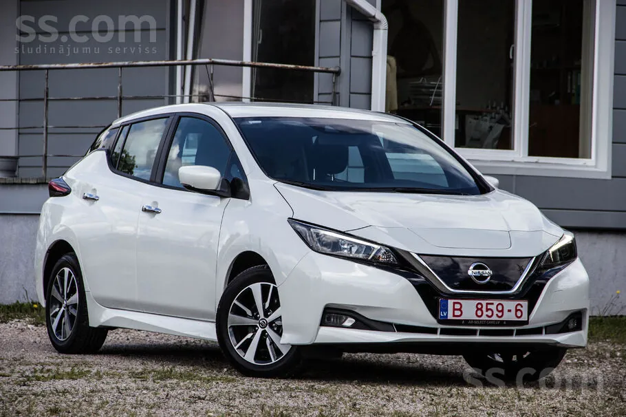 Nissan Leaf 2021 photo 2