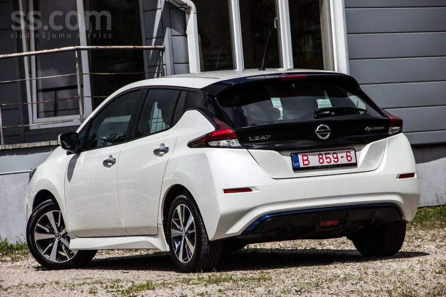 Nissan Leaf 2021 photo 4