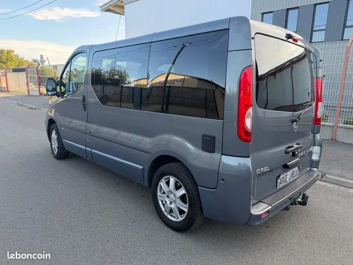 Opel Vivaro 2012 photo 4