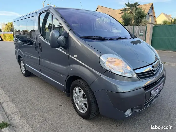 Opel Vivaro 2012 photo 3