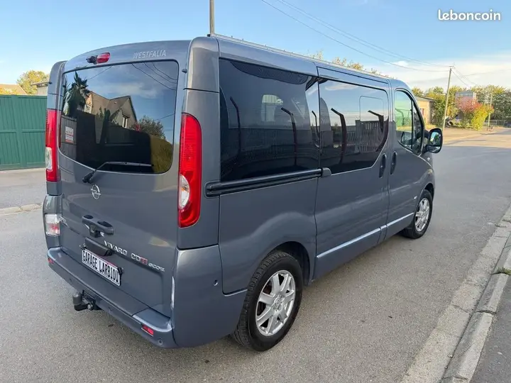 Opel Vivaro 2012 photo 2