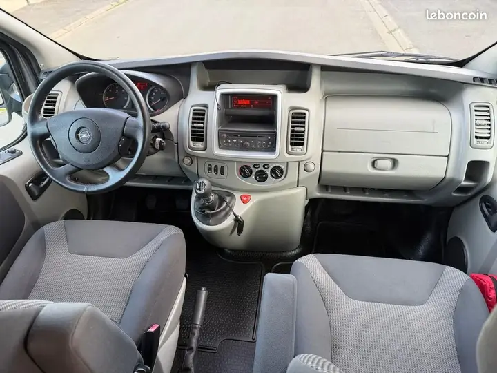 Opel Vivaro 2012 photo 5