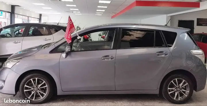 Toyota Verso 2013 photo 3