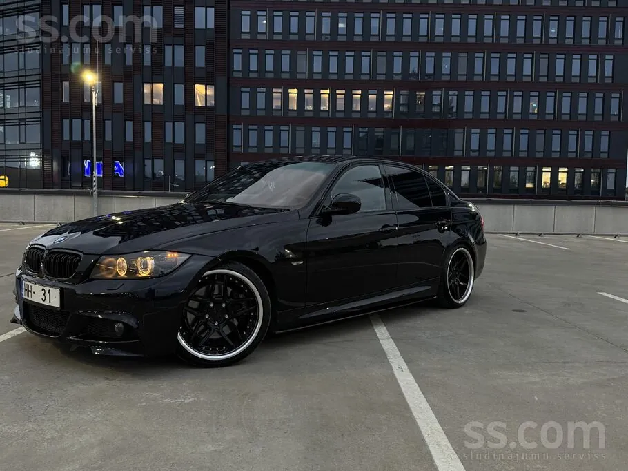BMW E90 2009 photo 4