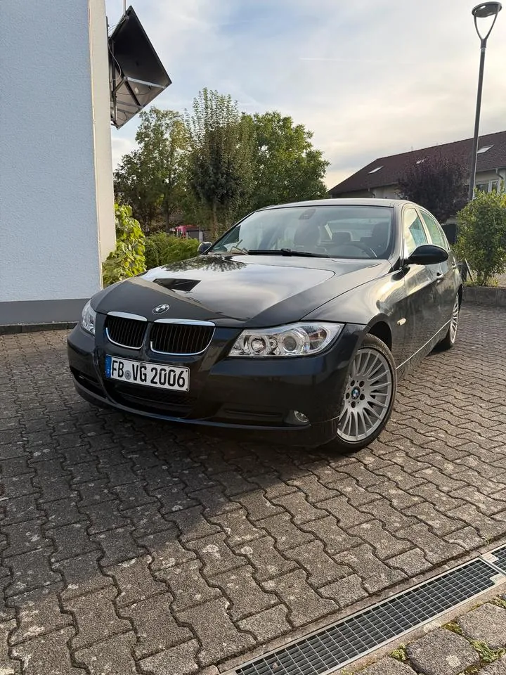 BMW E90 318I