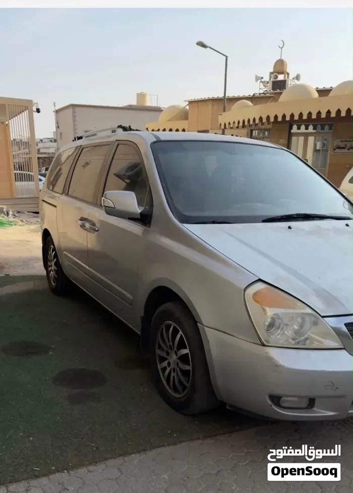 Kia Carnival 2013 photo 3