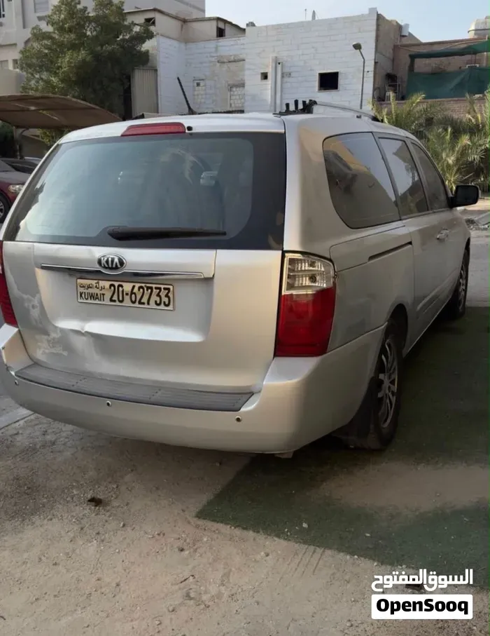 Kia Carnival 2013 photo 4