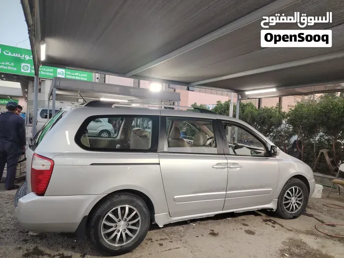 Kia Carnival 2013 photo 5