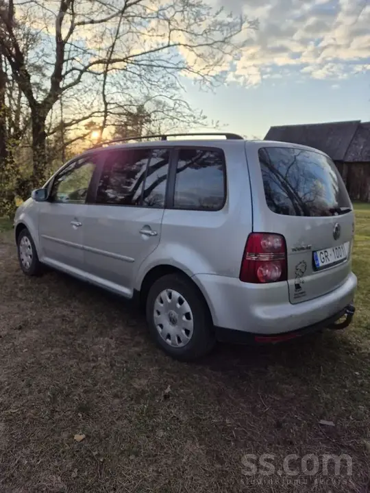 Volkswagen Touran 2007 photo 3