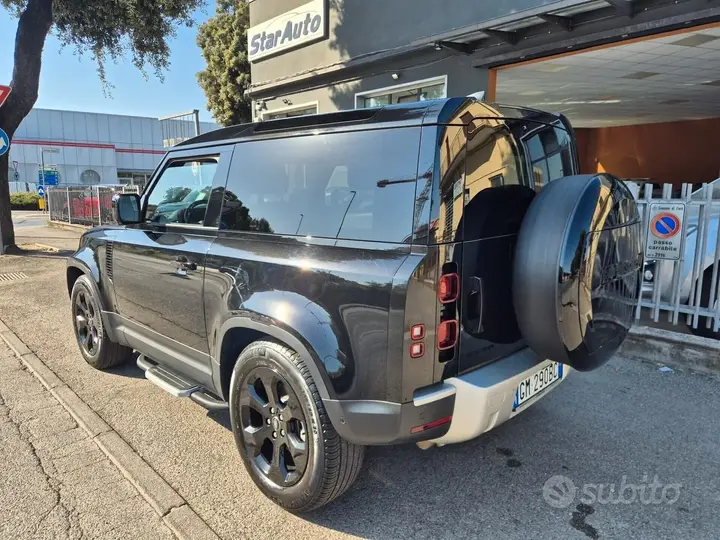 Land Rover Defender 2023 photo 3