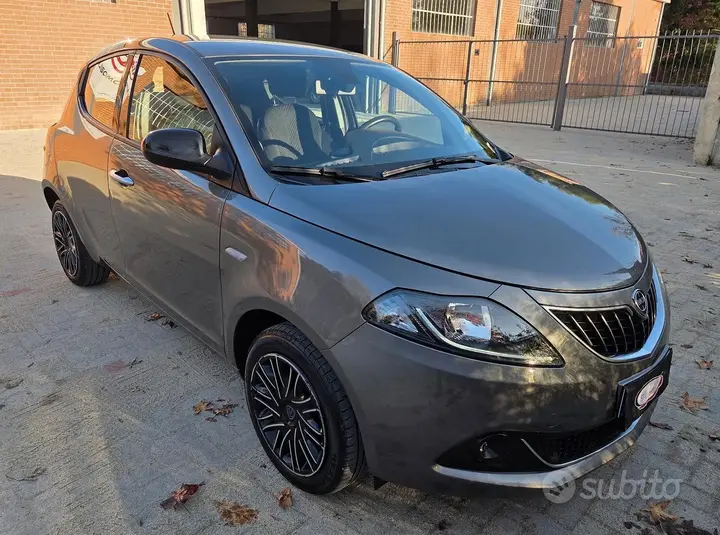 Lancia Ypsilon 2023 photo 2