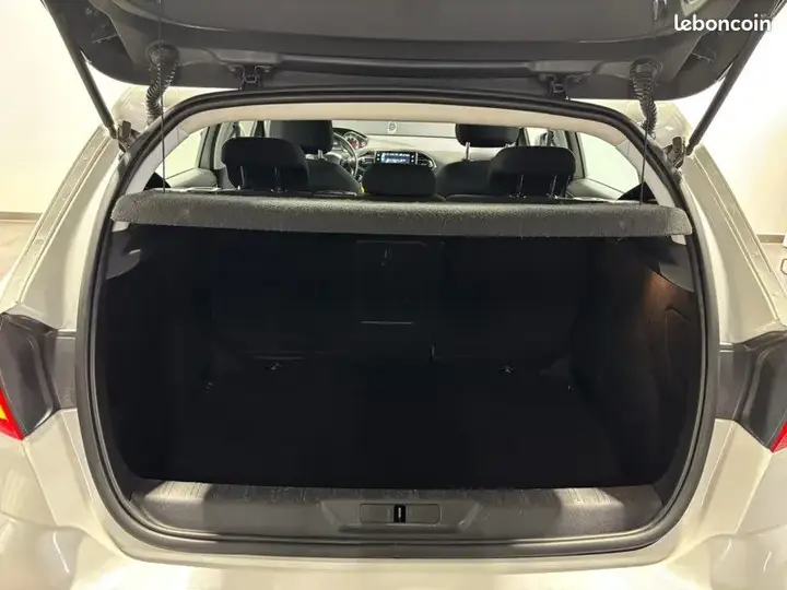 Peugeot 308 2016 photo 5