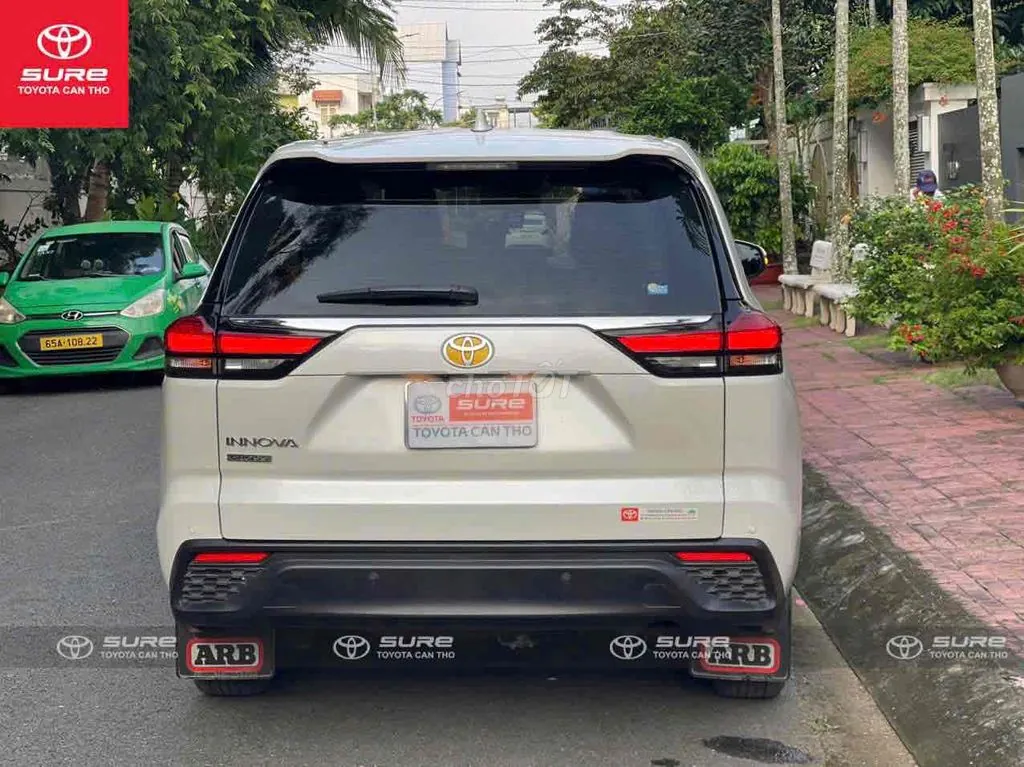 Toyota Innova Cross