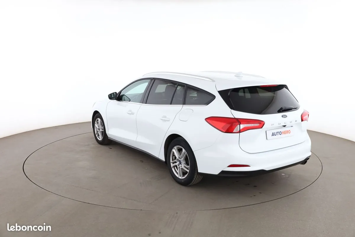 Ford Focus 2019 photo 2