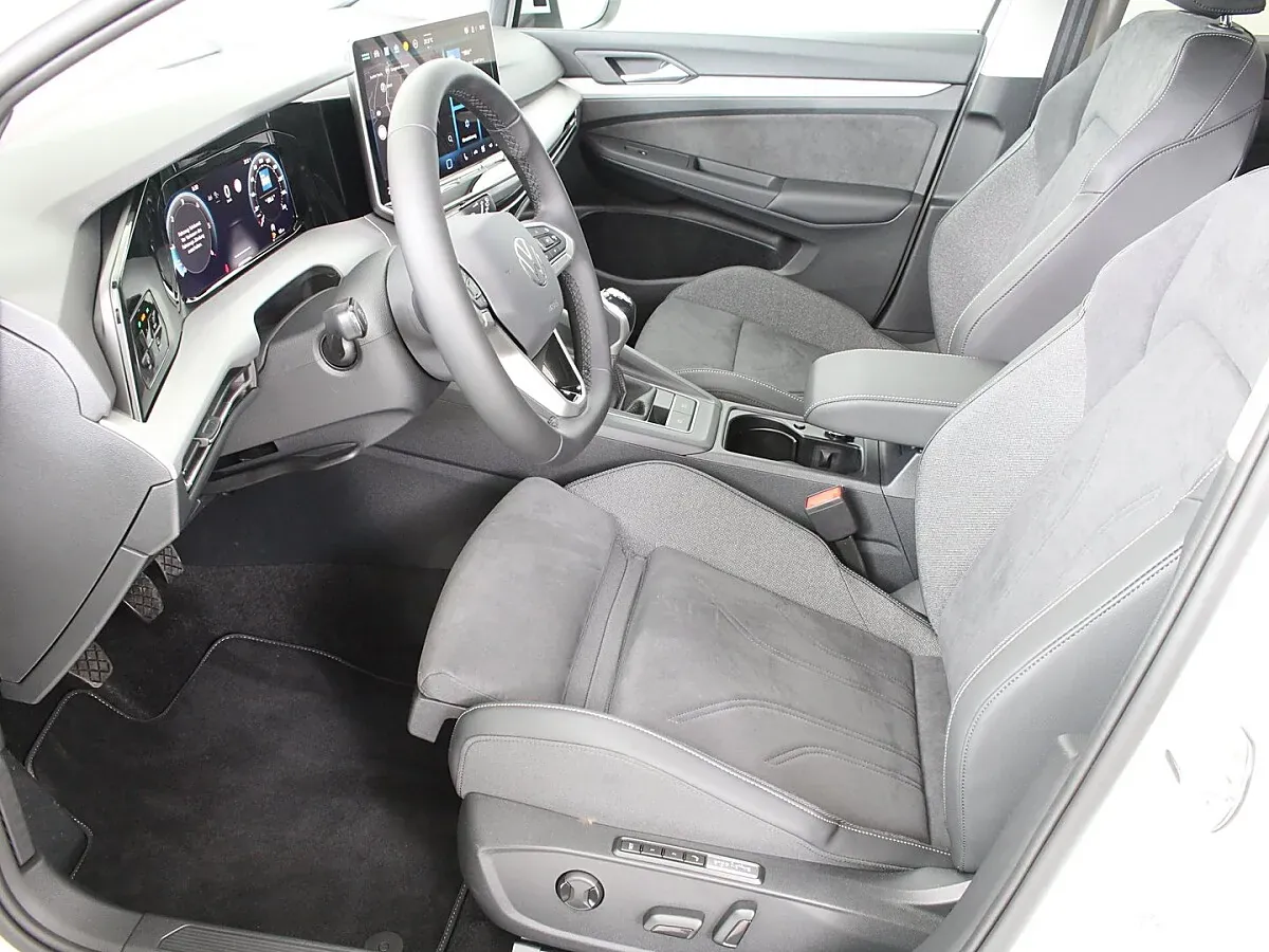 Volkswagen Golf 2025 photo 3