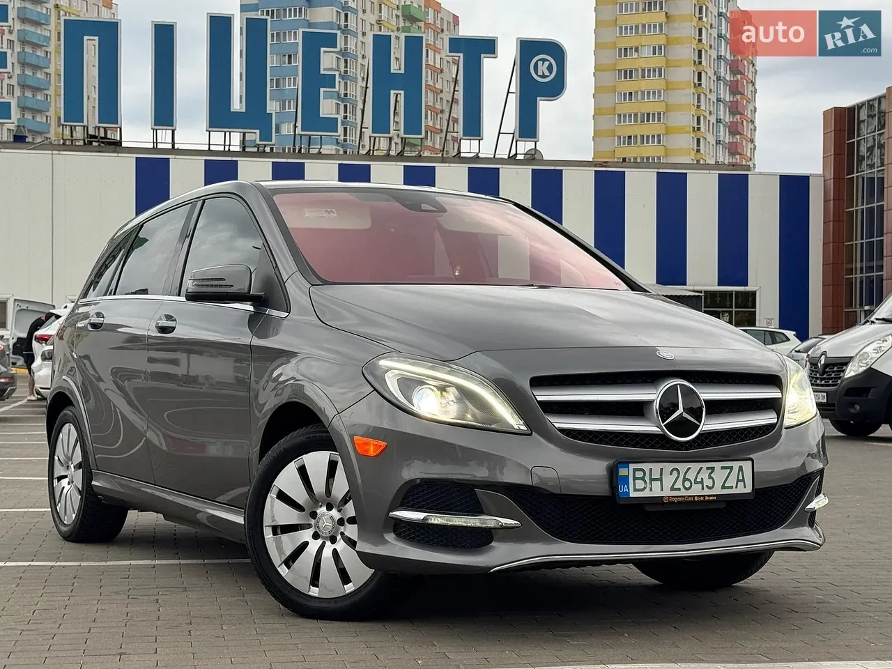 Mercedes-Benz B-Class 2015 photo 2