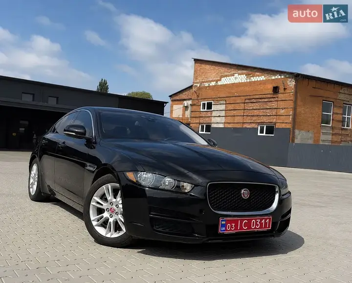 Jaguar Xe