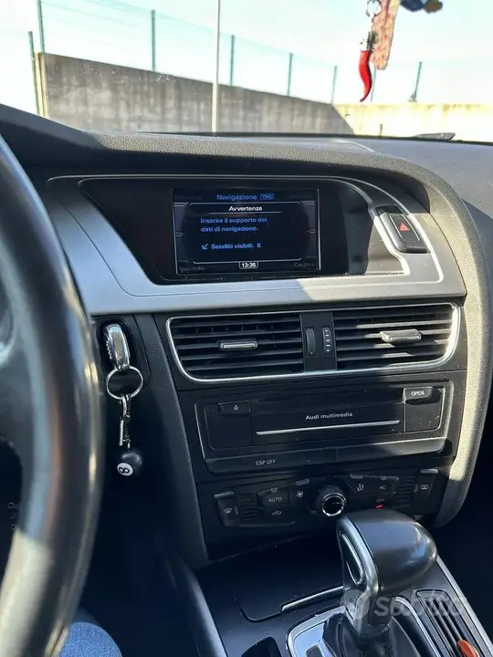 Audi A4 2010 photo 4