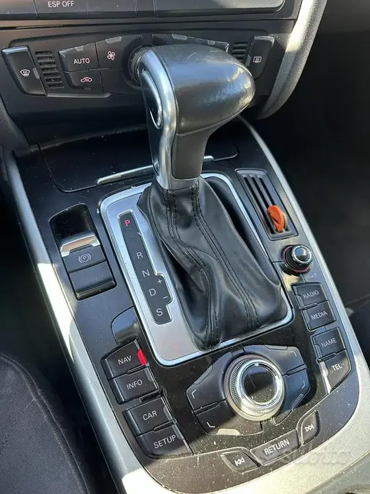 Audi A4 2010 photo 3