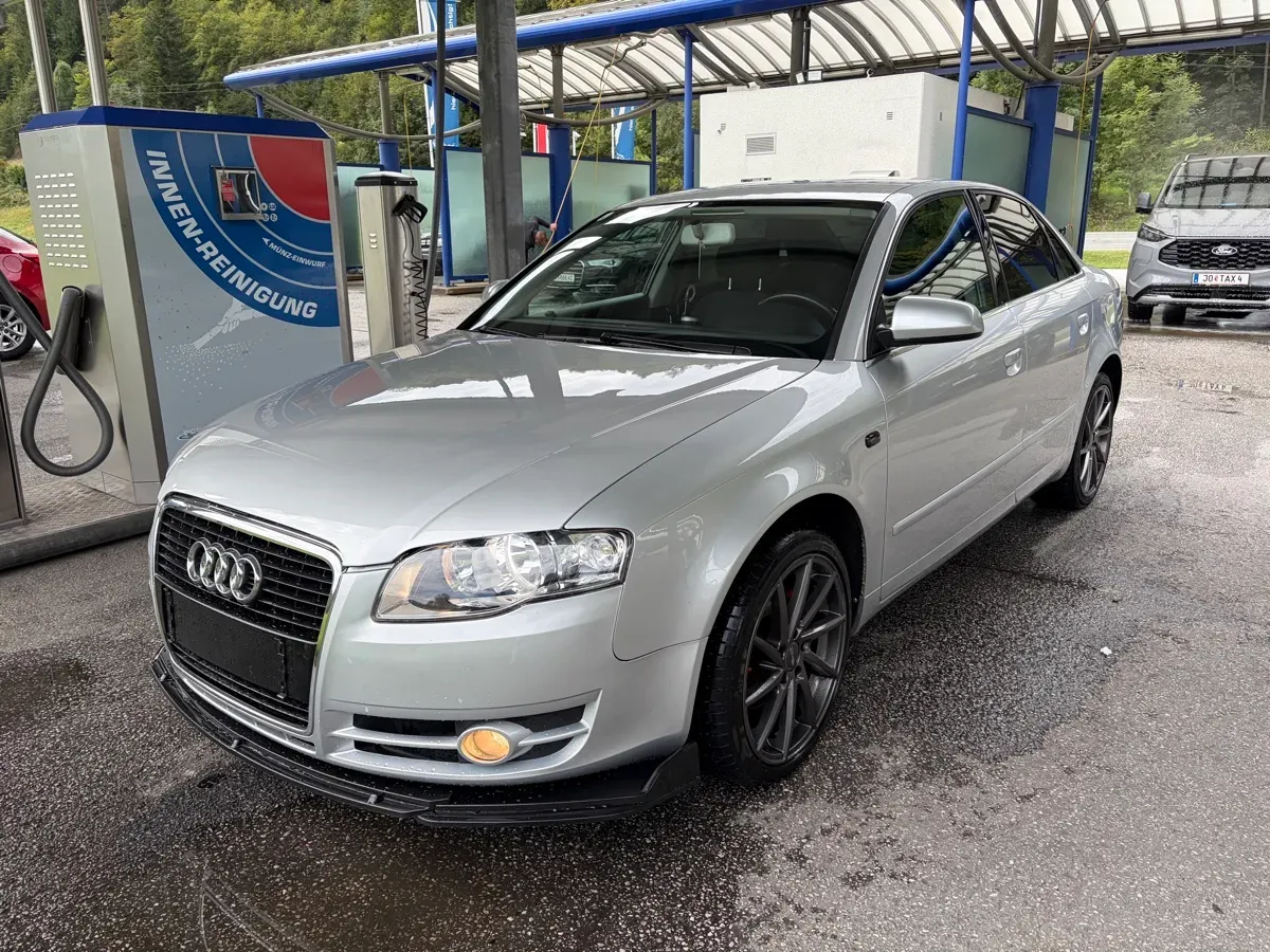 Audi A4 2005 photo 2