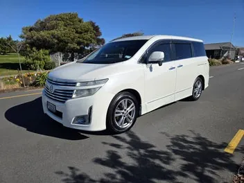Nissan Elgrand 2013 photo 4
