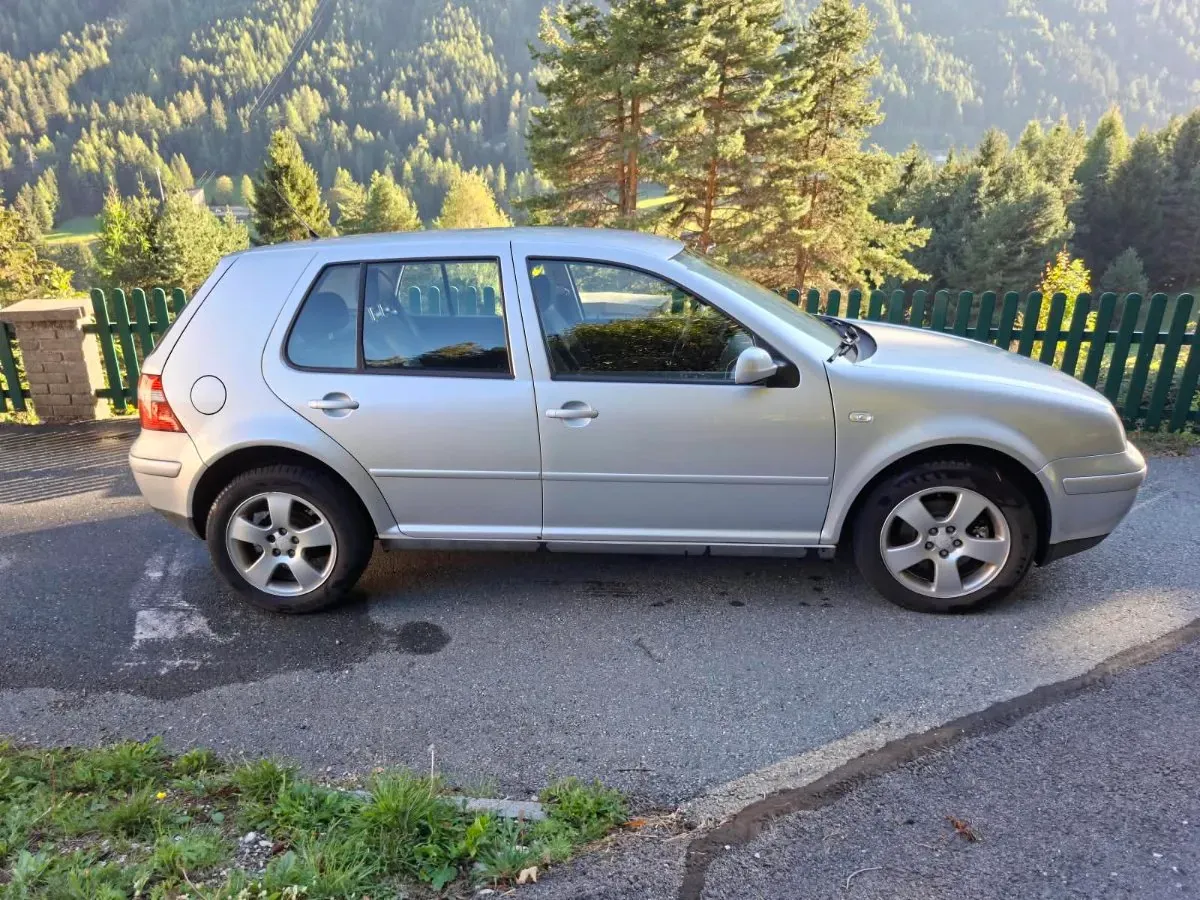Volkswagen Golf 2003 photo 2