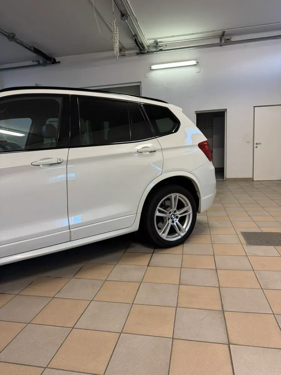 BMW X3 2012 photo 2