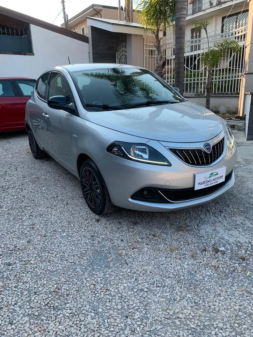 Lancia Ypsilon 2021 photo 2