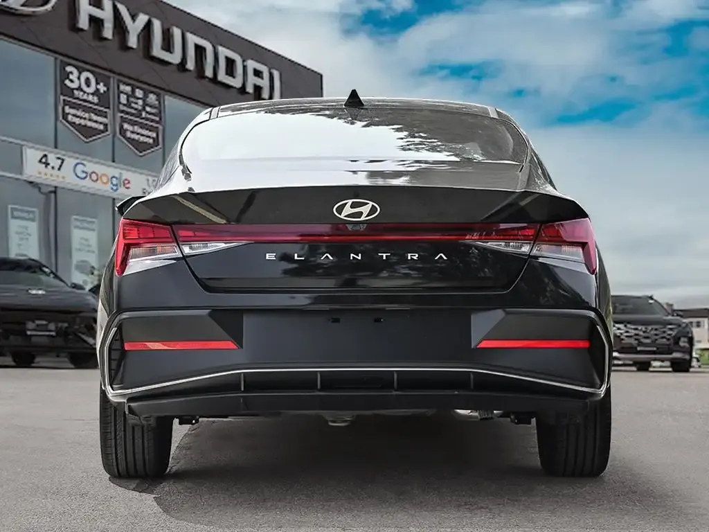 Hyundai Elantra 2026 photo 5