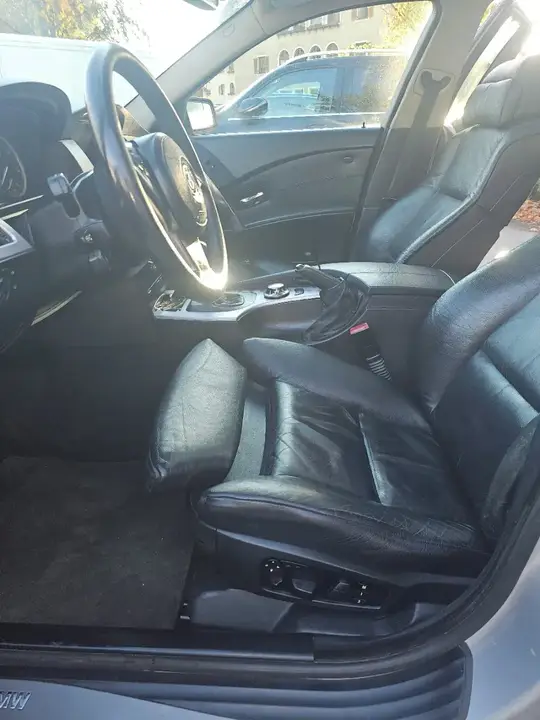 BMW 5 Series 2004 photo 2