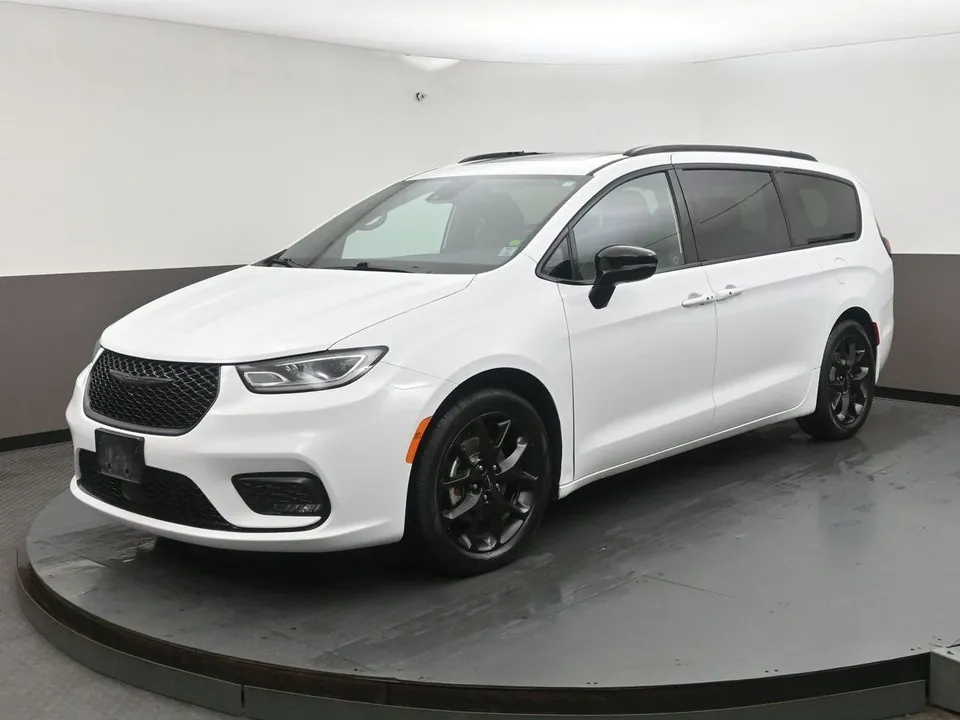 Chrysler Pacifica 2025 photo 3
