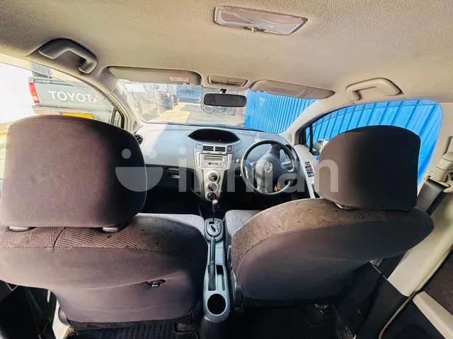 Toyota Vitz 2008 photo 4