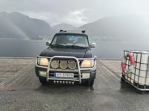 Toyota Land Cruiser 1999 photo 2