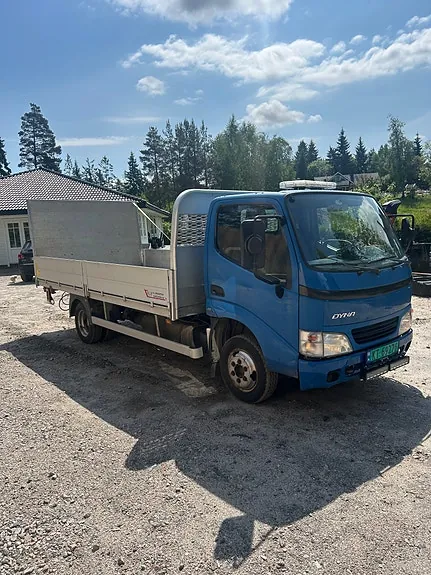 Toyota Dyna 100 2005 photo 2