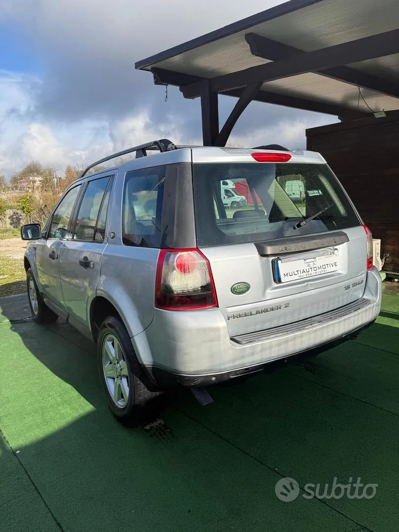 Land Rover Freelander 2009 photo 3