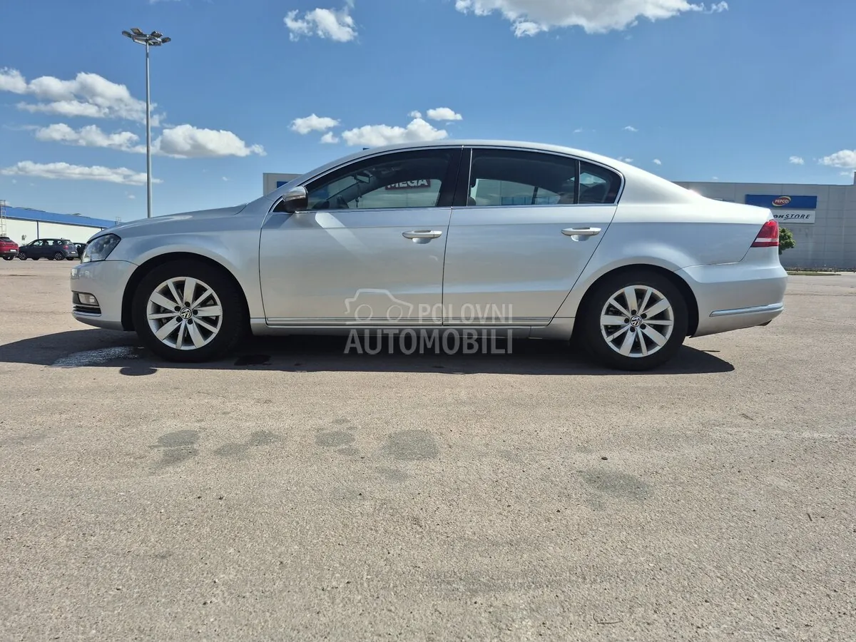 Volkswagen Passat B7 2011 photo 2