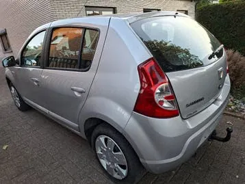 Dacia Sandero 2011 photo 3